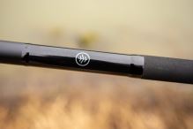 Wychwood Kaprový Podběrák Riot 42 inch Landing Net And Handle (1)