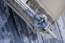 Avid Carp Lehátko Benchmark Lite Memory Foam Bed (1)