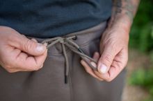 Avid Carp Tepláky Compound Joggers Brown (8)