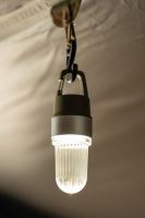 One More Cast Světlo na Lahev The BottleJob Rechargable Lantern And Bottle Lid (2)