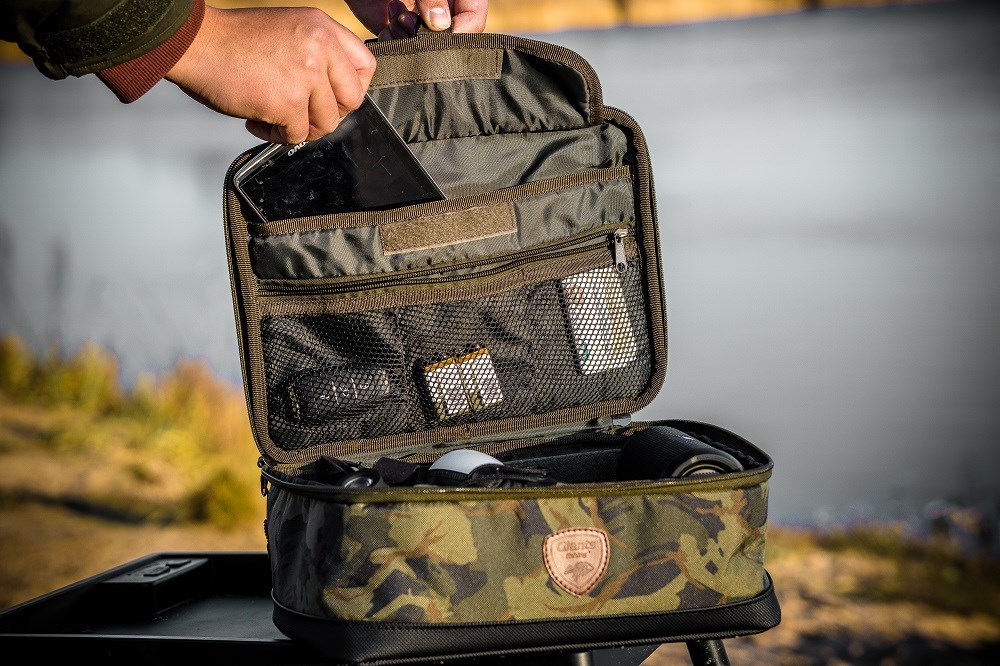 Giants Fishing Pouzdro Electronics Eva Table Bag (9)