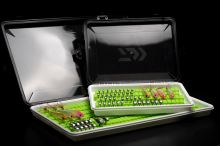 Daiwa Krabička D-BOX Shallow Universal Smoke (4)