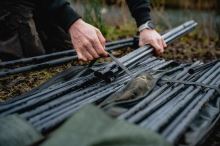 Nash Taška Subterfuge Bushwhacker & Prodding Stick Bag (3)