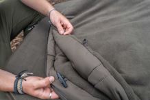 Avid Carp Lehátko se Spacákem Benchmark LevelTech System (14)