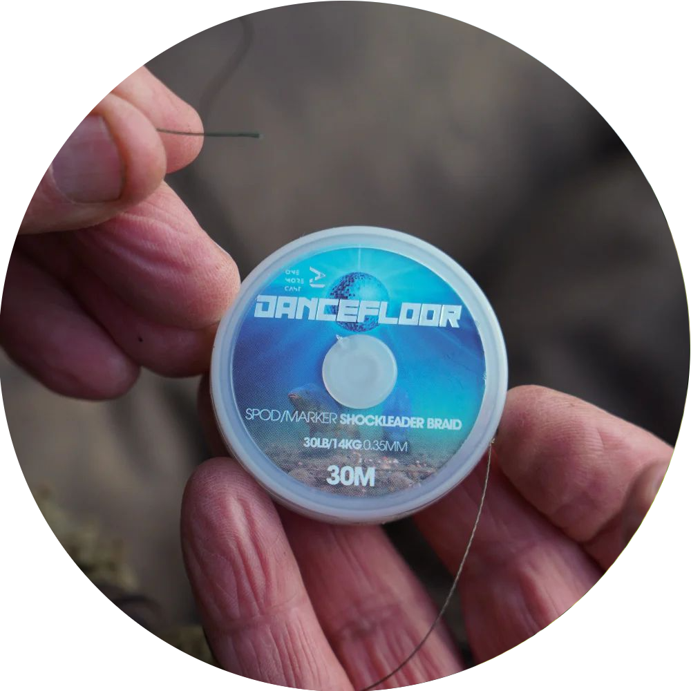 Levně One more cast splétaná šňůra dancefloor spod/marker shockleader braid 30 m 0,35 mm 14 kg