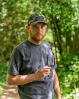 Avid Carp Kšiltovka Distortion Dark-Camo Cap (4)