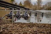 Solar Hrazda Na Tři Pruty P1 Pro-Loc 3 Rod Buzzer Bar (1)