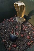 Korum Zakrmovací Raketa Bopper Bait Dropper (2)