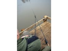 Korum Přední Podpěra Any Chair Telescopic Feeder Arm (2)