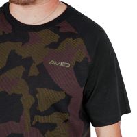 Avid Carp Tričko Distortion Camo Lite T-Shirt (1)