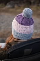 Giants Fishing Zimní Čepice Dámská Tříbarevná s Bambulkou (2)