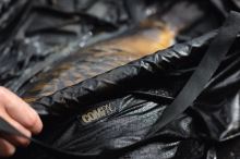 Korda Vážící Sak Compac Retainer Sling Dark Kamo (6)