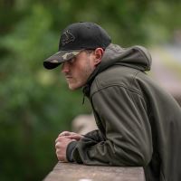 Avid Carp Kšiltovka Black And Camo Cap (2)