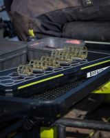 Matrix Krmítko Plastic Cage Feeder XS (12)