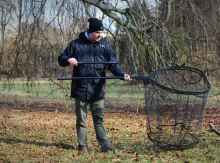 Giants Fishing Podběrák Deluxe Landing Net Rubber 85x75 cm 2x Rukojet (9)