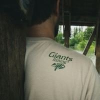 Giants Fishing Tričko Pánské Rybář s Kaprem Béžové (2)