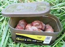 Avid Carp Krabička Bait And Bits Tub Medium 0,6L (1)