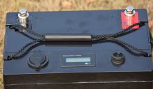 Mivardi Lithiová Baterie M-CELL 12 V 100 Ah + 20 A Nabíječka (1)