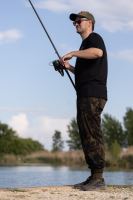 Korda Kalhoty Ultralite Joggers Dark Kamo (2)