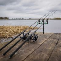 Avid Carp Hrazda na 3 Pruty Lok Down 3 Rod Fixed Buzz Bar 30,5 cm (2)