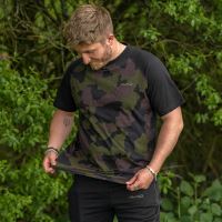 Avid Carp Tričko Distortion Camo Lite T-Shirt (6)
