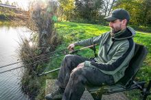 Korum Rameno Teleskopické s Hrazdami XS Two Rod Arm & Rests (6)