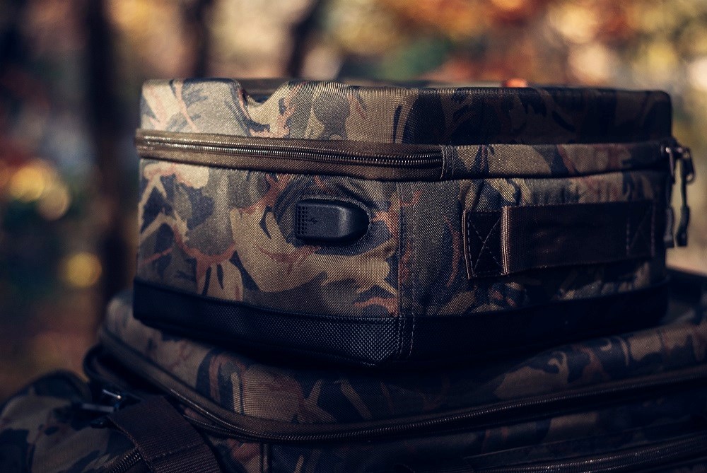 Giants Fishing Pouzdro Electronics Eva Table Bag (6)