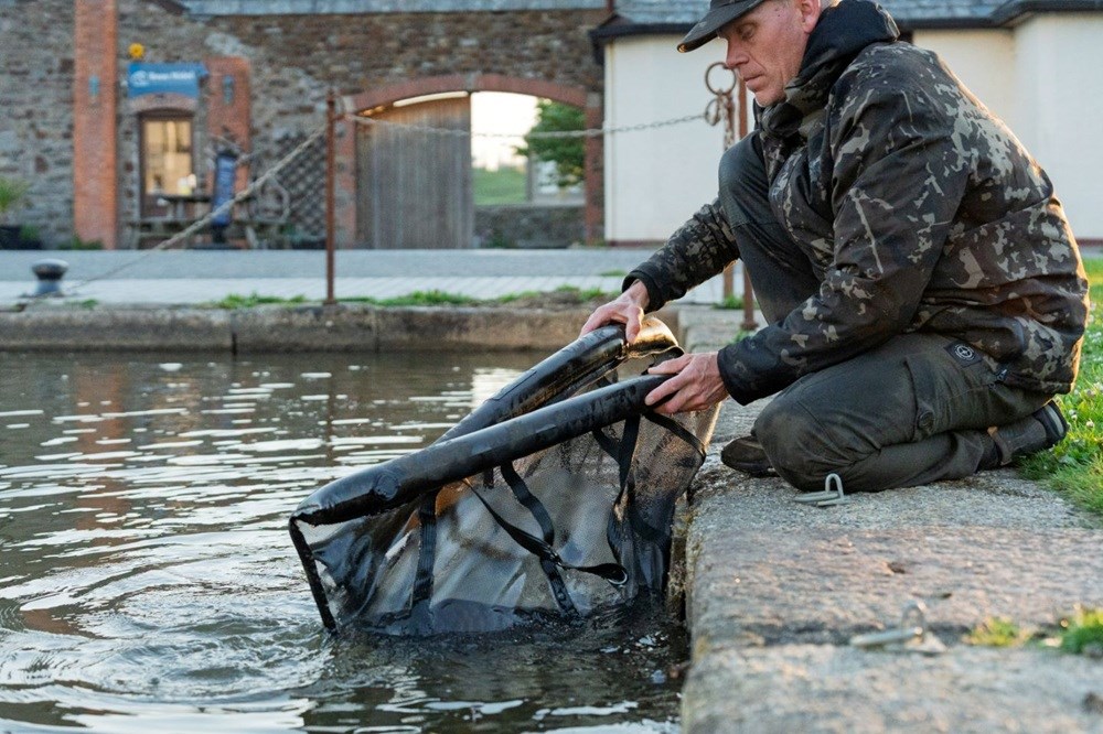 Nash Vážící Sak Scope OPS Inflatable Retainer Sling XL (11)