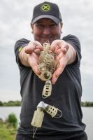 Matrix Krmítko Plastové Orbit Large (16)