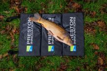 Preston Innovations Podložka Fold Away Unhooking Mat (2)