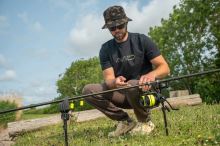 Avid Carp Tričko Compound T-Shirt Black (3)