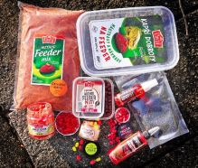 Chytil Kbelík Nástrah a Návnad Na Feeder (2)