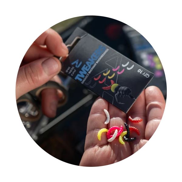 One More Cast Umělá Nástraha Tweakers Maggot Boomerangs 10 ks