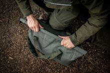 Trakker Nepromokavá Taška Downpour Roll-Up Carryall (4)