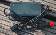 Voltacase Nabíječka 12V 5A (1)