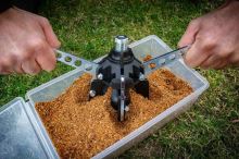 Wolf Tvořič Krmných Koulí Ball Maker Kit (5)