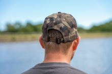 Avid Carp Kšiltovka Distortion Dark-Camo Cap (3)