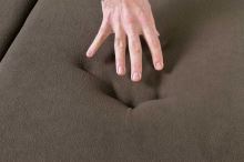 Avid Carp Lehátko Benchmark X Memory Foam Bed (8)