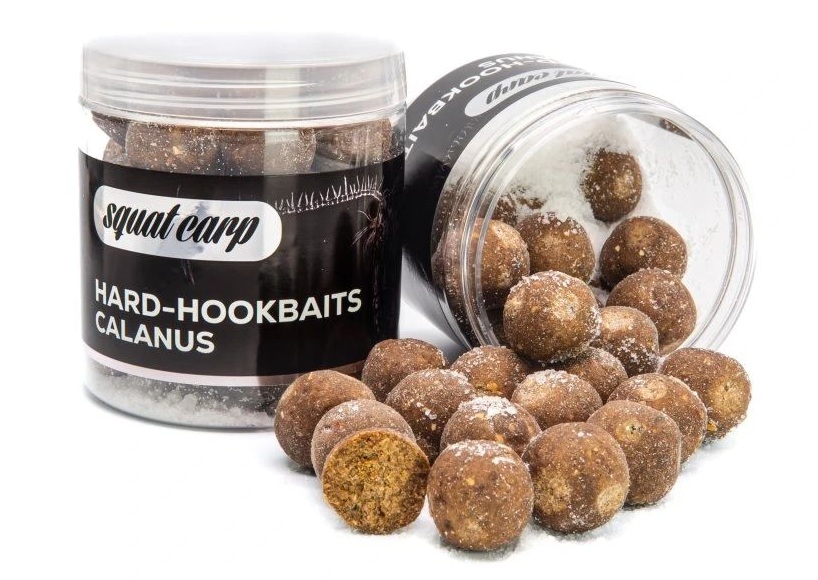 Levně Squat carp tvrzené boilies hard hookbaits calanus 170 g - 24 mm