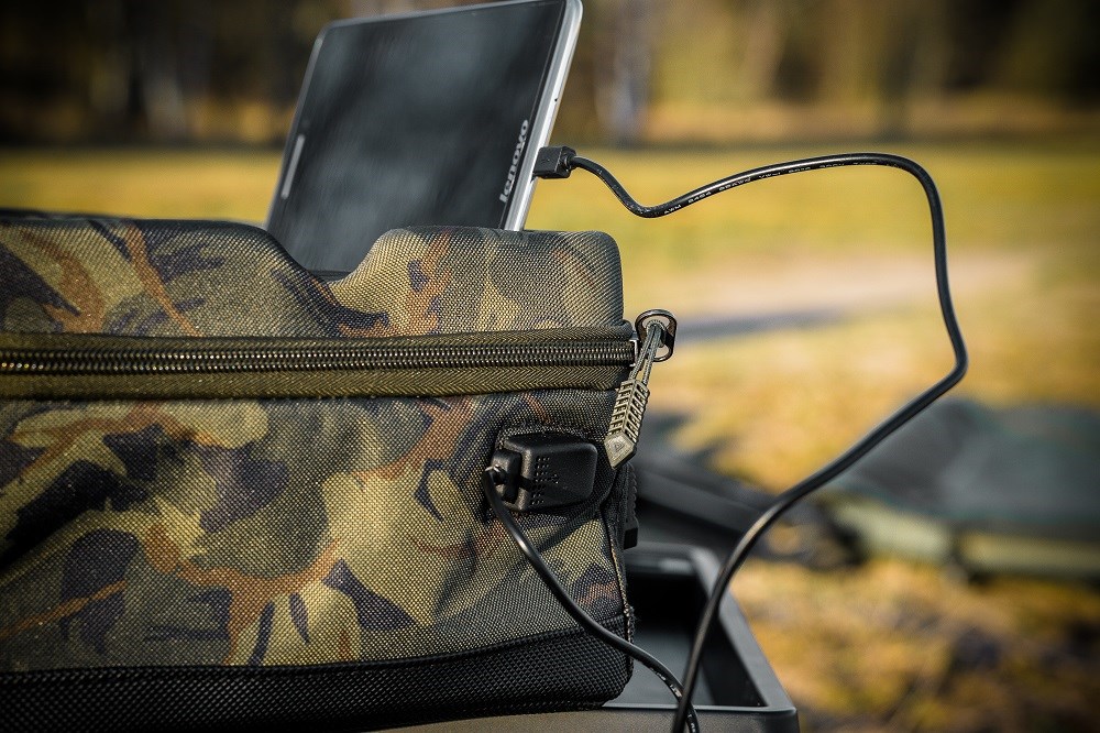 Giants Fishing Pouzdro Electronics Eva Table Bag (4)