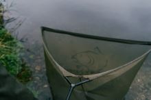 Nash Podběrák Air Force F10 Landing Net 46" (1)