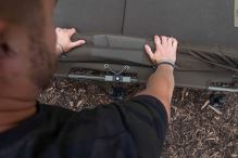 Avid Carp Lehátko Benchmark LevelTech Bed (2)