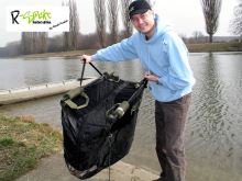 R-SPEKT Přechovávací a vážící taška s plováky MONSTER (1)