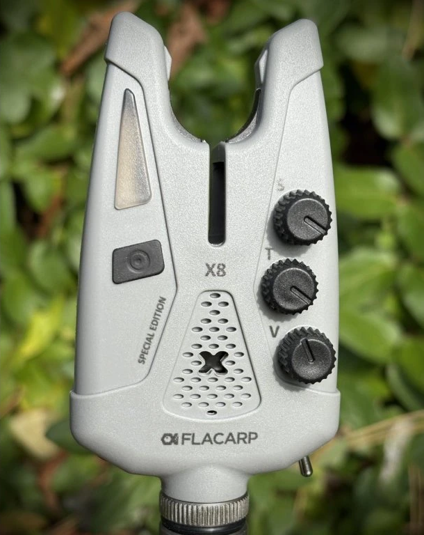 Flacarp signalizátor záběru x8 speciální edice podzim 2025 - šedá