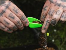 Korda Lopatka Na PVA Solidz Scoop (4)