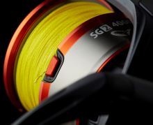 Savage Gear Naviják SG2 4000 FD + Splétaná Šňůra (3)