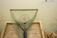 Wychwood Kaprový Podběrák Riot 42 inch Landing Net And Handle (5)