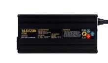 Rebelcell Nabíječka XT60 Lifepo4 Charger 14,6 V 20 A (1)
