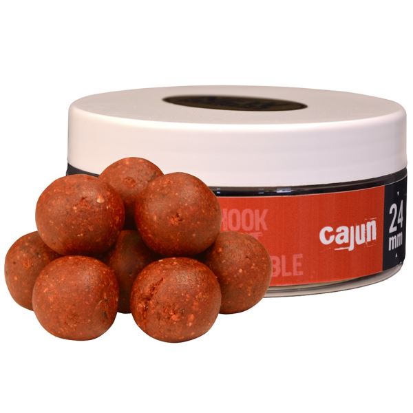 The One Rozpustné Boilies Hook Bait Soluble Red Cajun 150 g