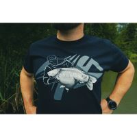 Giants Fishing Tričko Modré Rybář s Kaprem (4)